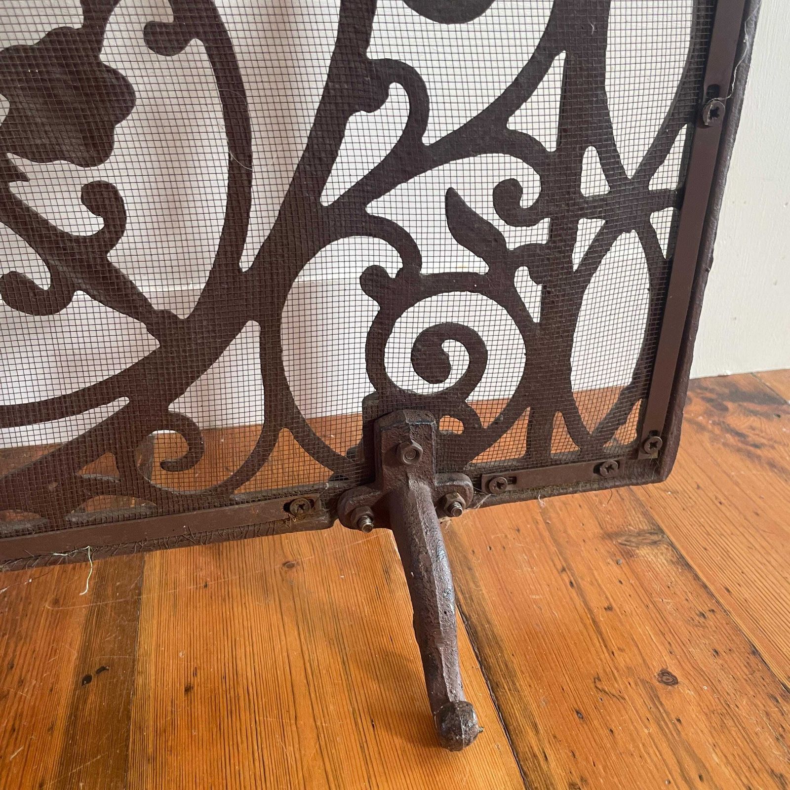 Home Fixtures Antique Fireguard Fireplace Screen Metal Cast Iron Black Vintage Fire Guard Victorian Ornate Freestanding Patterned Rectangle Heavy Wrought photo