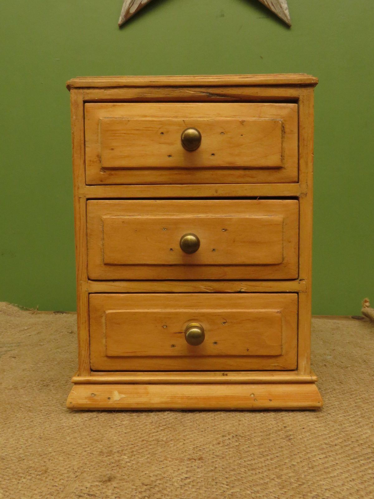Table Top Pine Keepsake Chest, 1800s photo furniture