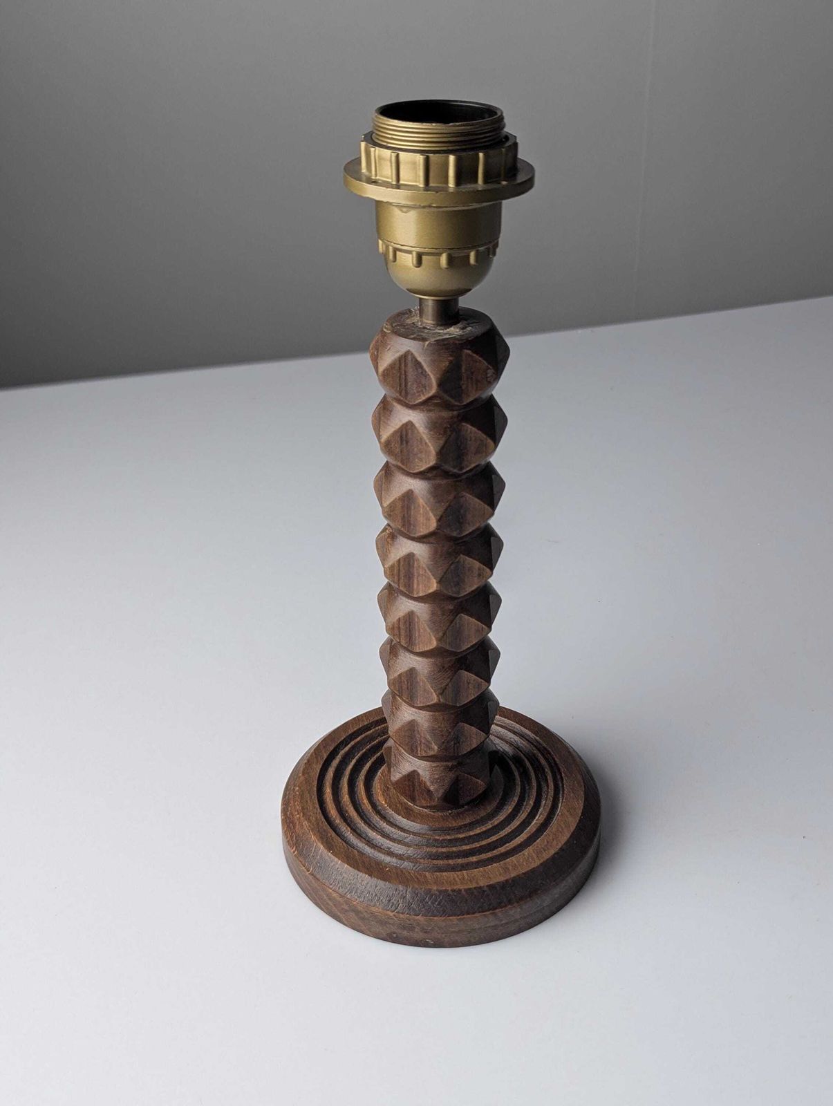 photo for sale Lampe de table Charles Dudouyt en chêne, abat-jour en parchemin, France, années 1950