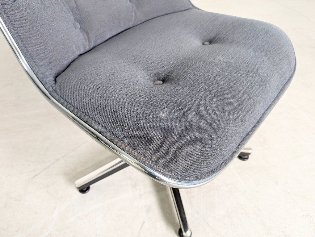 photo furniture Set Of 2 Charles Pollock Executive Chair Knoll International