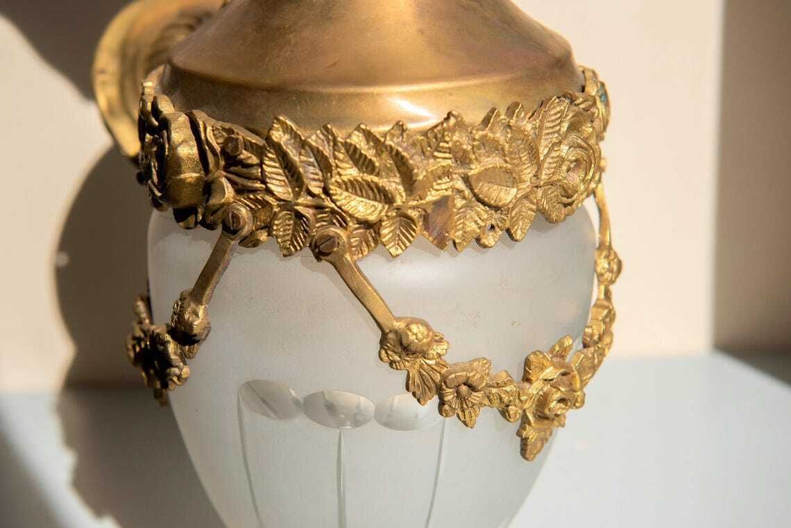 Antieke Franse Art Nouveau Hanglamp  Matglazen Hanglamp  Sierlijk Messing Plafondlicht  Bloemen Kroonluchter photo Verlichting