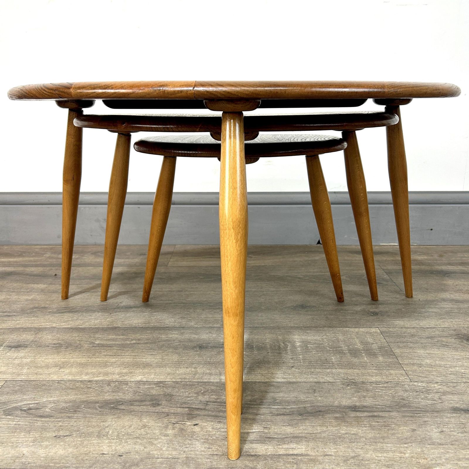 photo vintage Mid Century 'Blondified' Solid Elm/Beech Nesting Pebble Tables Ercol
