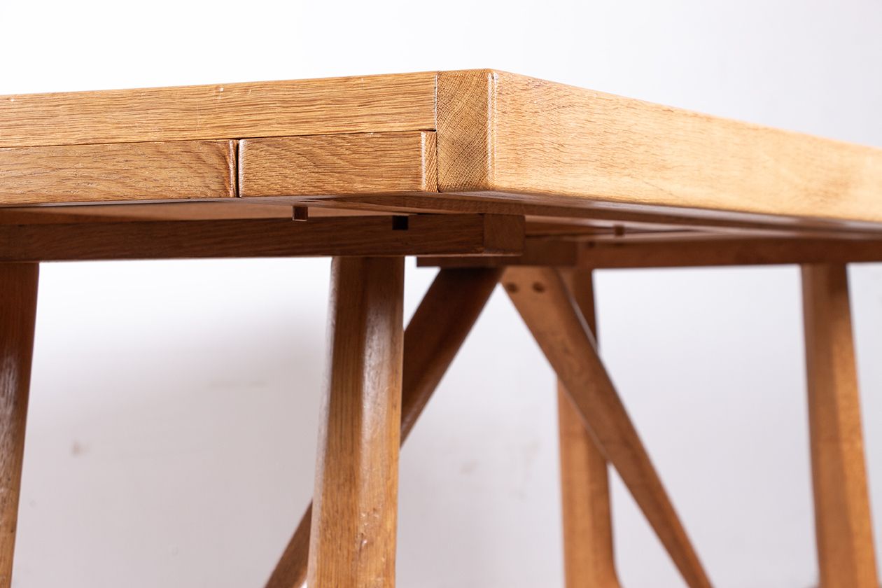 7500.0 Grande table à manger extensible en chêne, par Guillerme et Chambron pour Votre Maison, 1960. photo