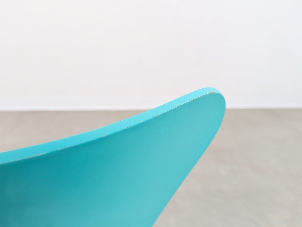 photo buy Chaise Fritz Hansen Series 7 turquoise 3107, par Arne Jacobsen