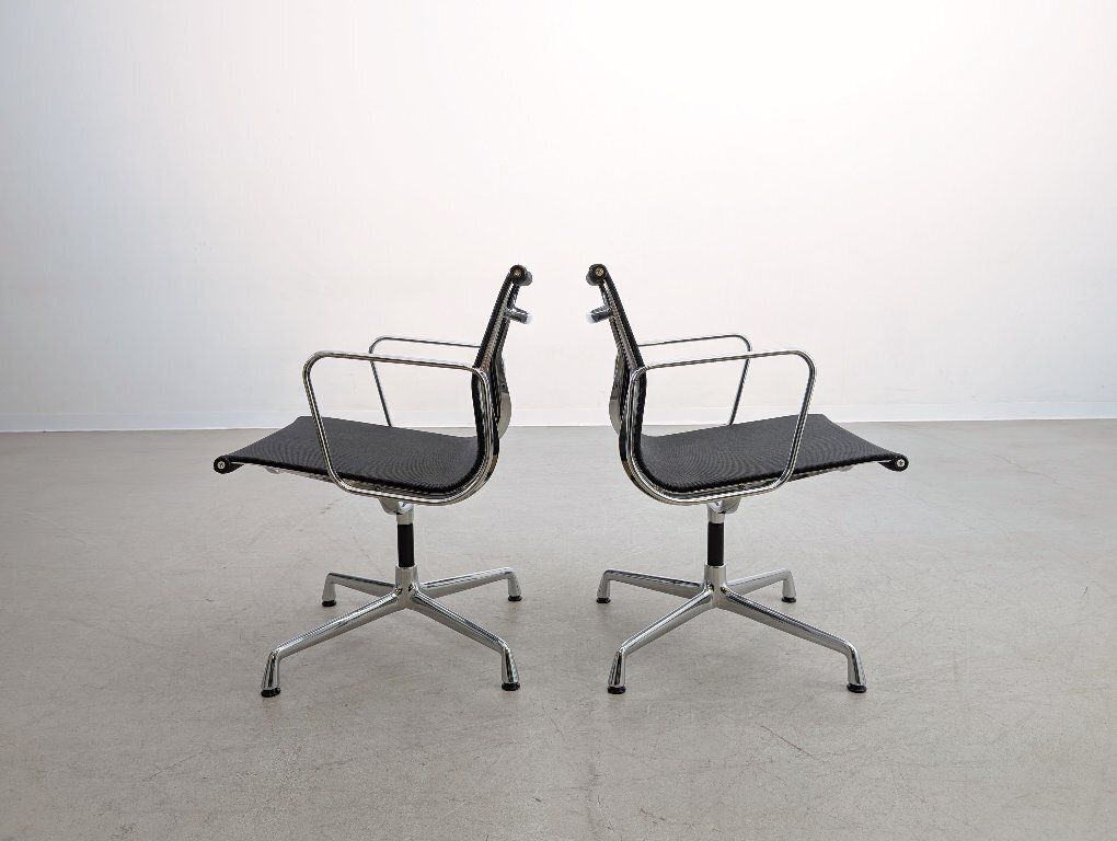 Set van 2 Vitra EA108 bureaustoelen, Charles Ray Eames mesh-ontwerp photo buy