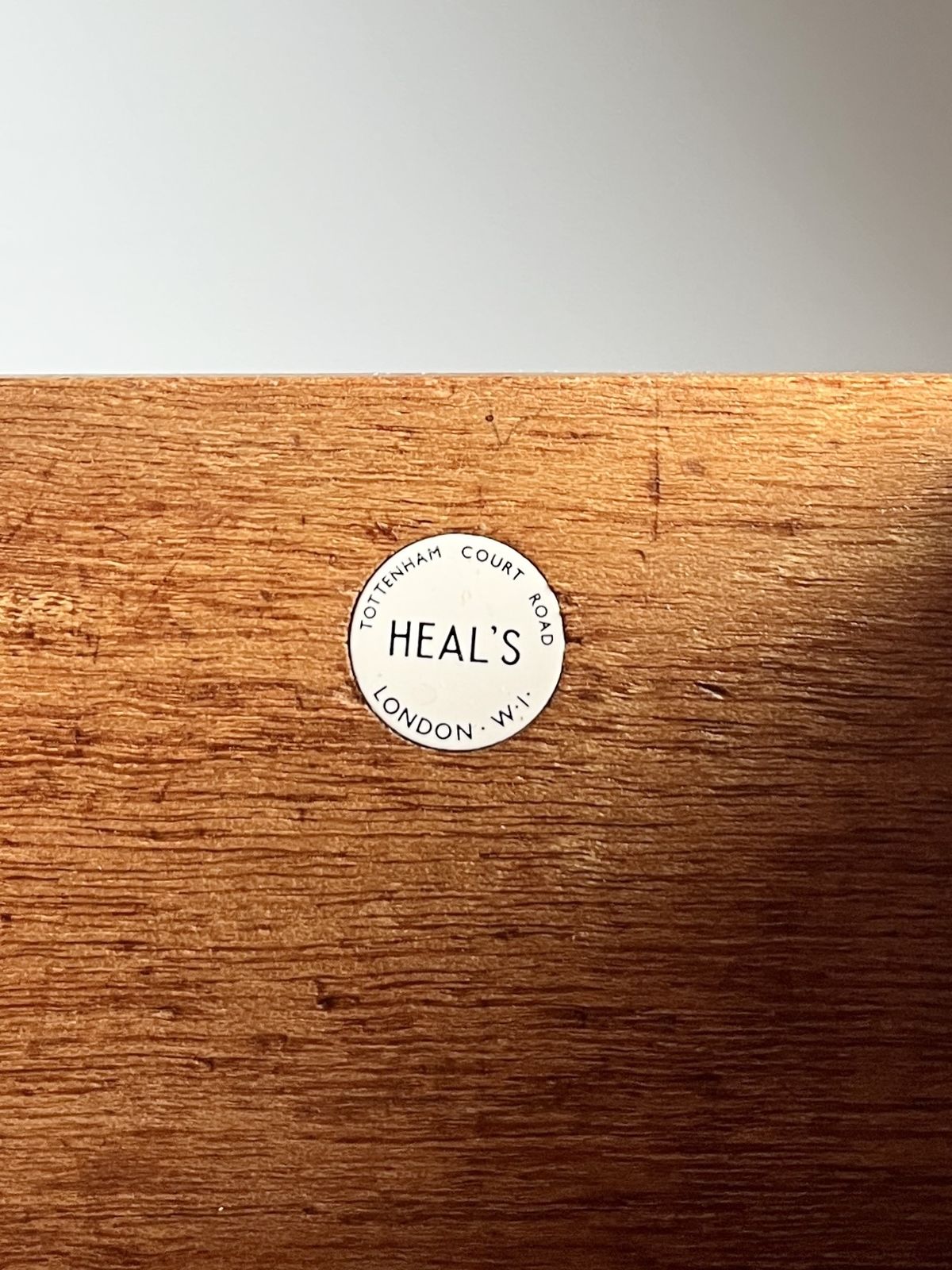 photo furniture Gordon Russell For Heal’s Mahogany Sideboard, British 1950s