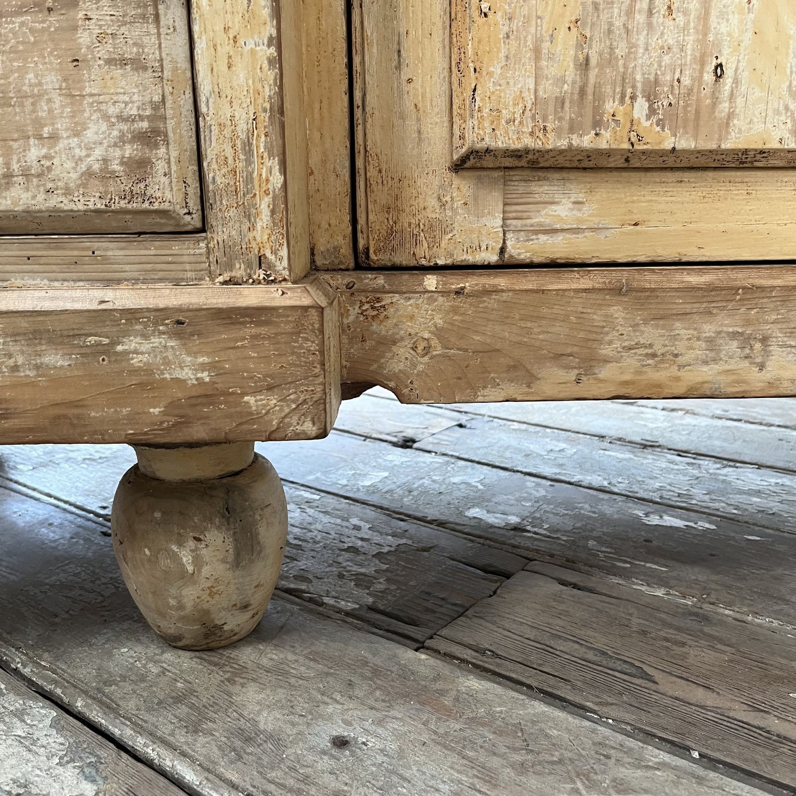 photo buy Antique Painted Pine Kitchen Dresser