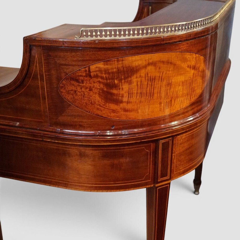 Edwardian Inlaid Mahogany Carlton House Desk photo for sale