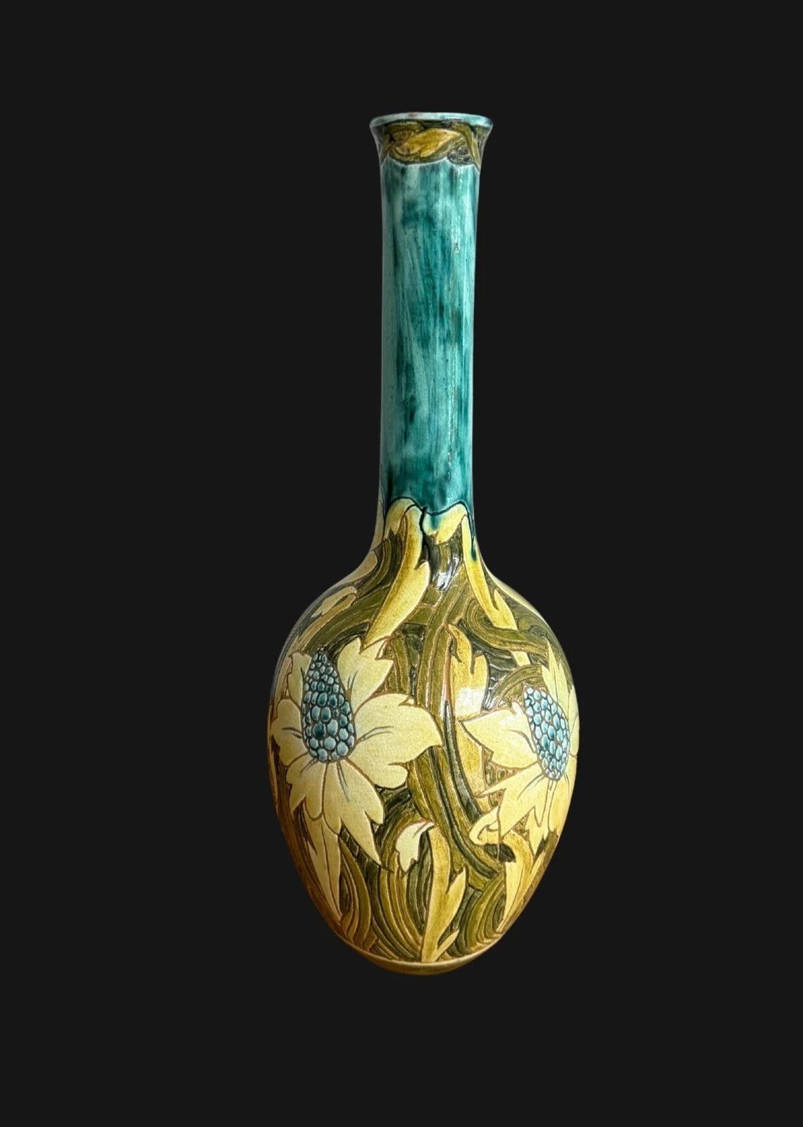 Della Robbia vaas in art nouveau stijl photo Woonaccessoires