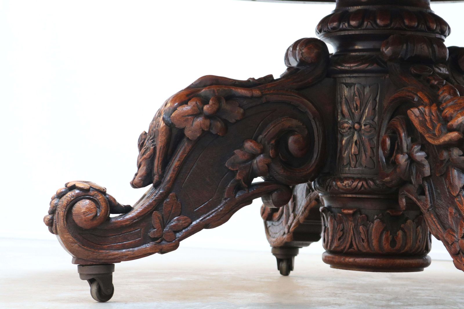 19th Century French Antique Oak Oval Dining Hunt Table Black Forest Hunt Trophy photo vinterior