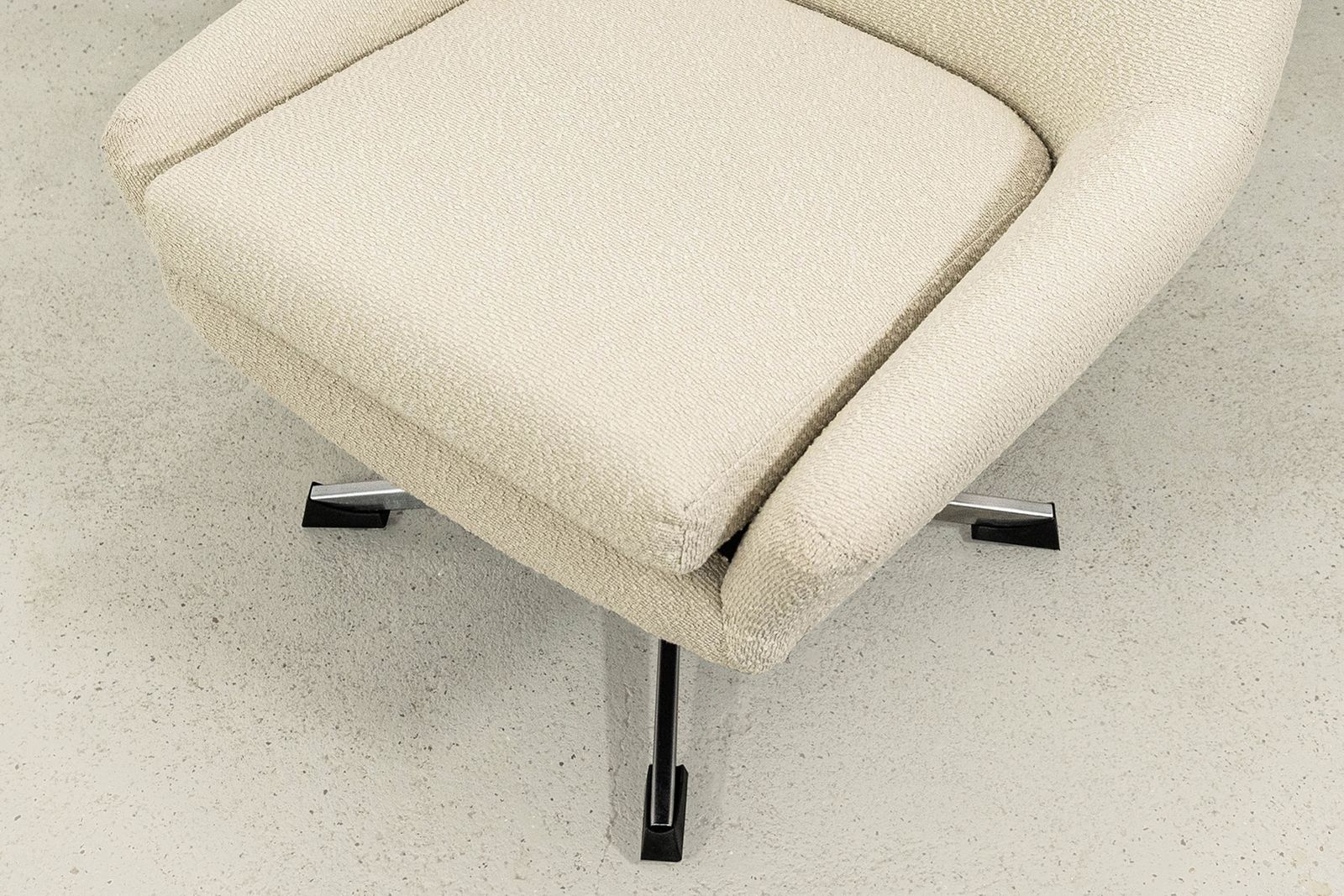 photo for sale Vintage Swivel Lounge Chair, German, 1970s