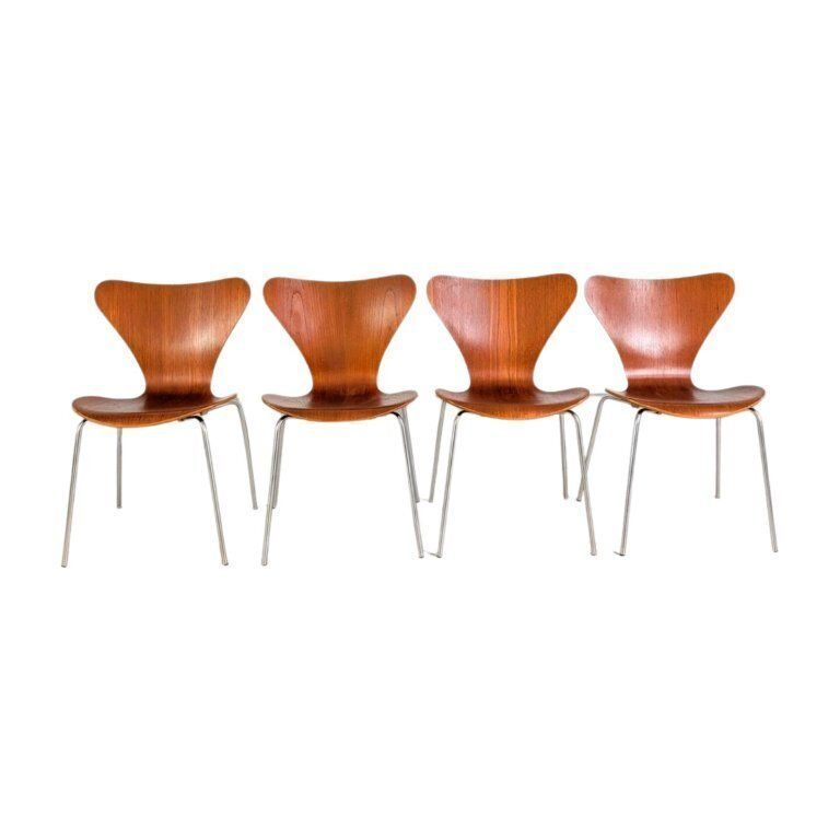 Lot de 4 chaises mid-century Fritz Hansen modèle 3107 en teck, par Arne Jacobsen