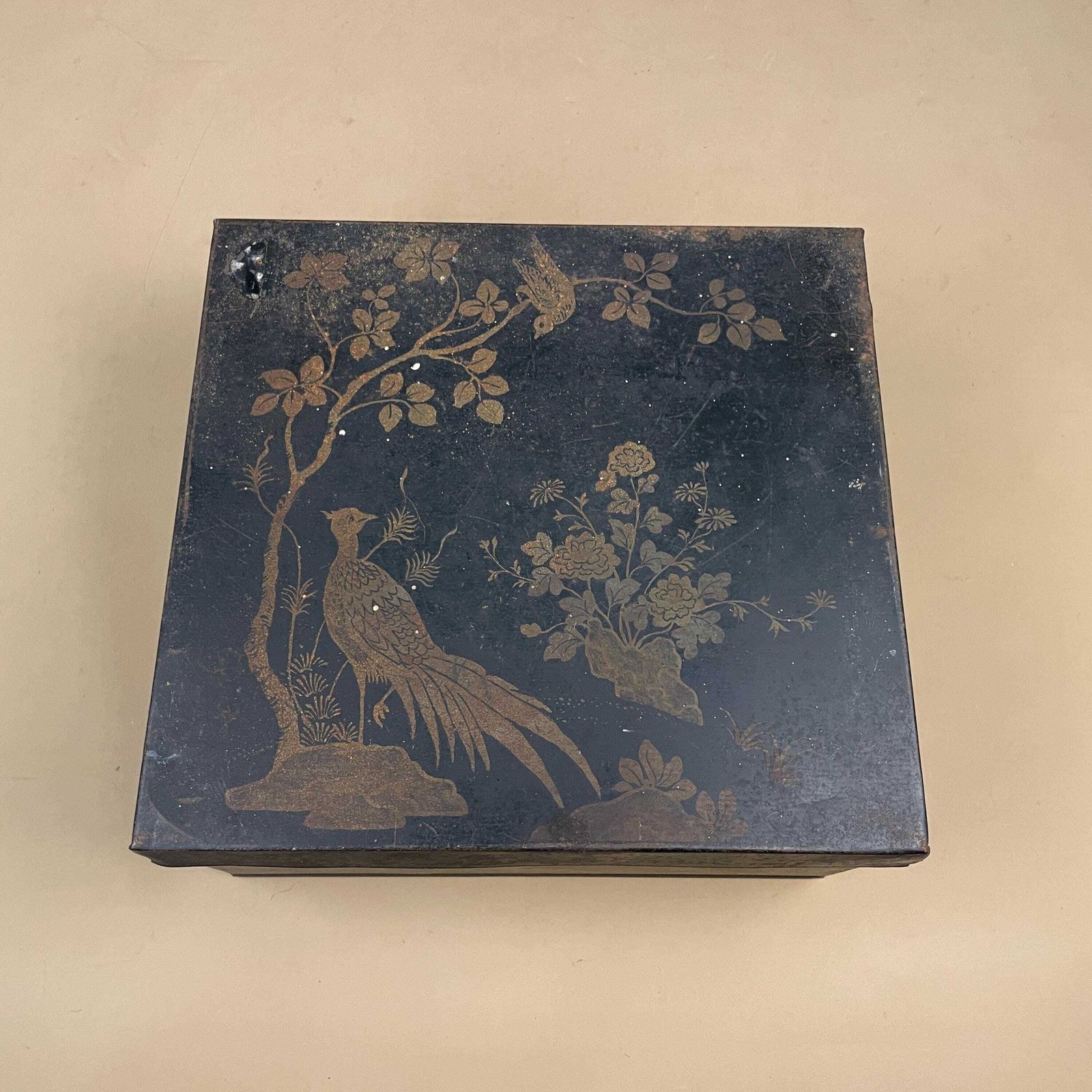 Oriental Metal Tin Box Black Gold Bird Keepsake Storage Box Chinoiserie Style Decorative Home Accent Vintage photo furniture