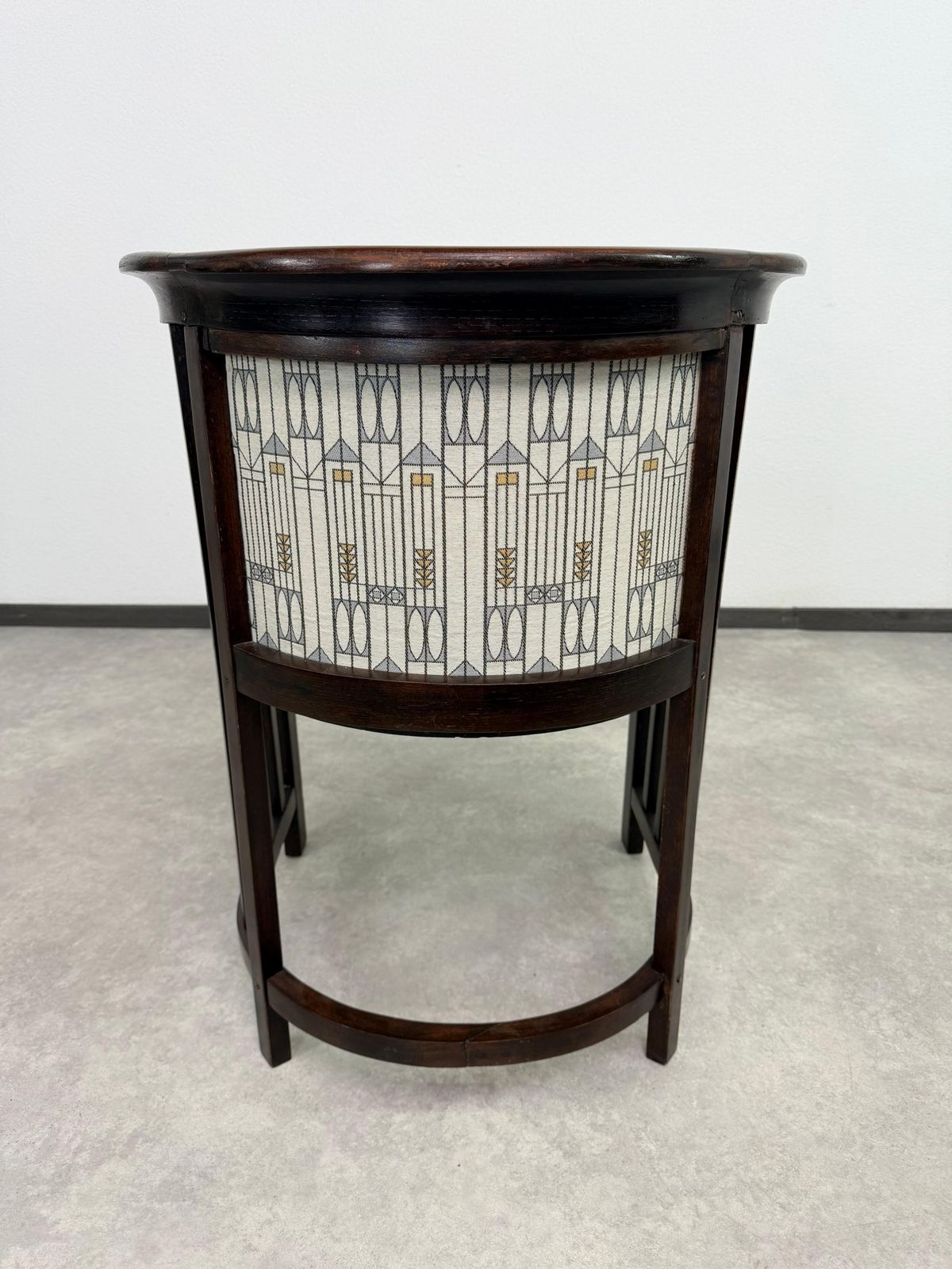 Fledermaus Secession Armchair No.423 By Josef Hoffmann photo for sale