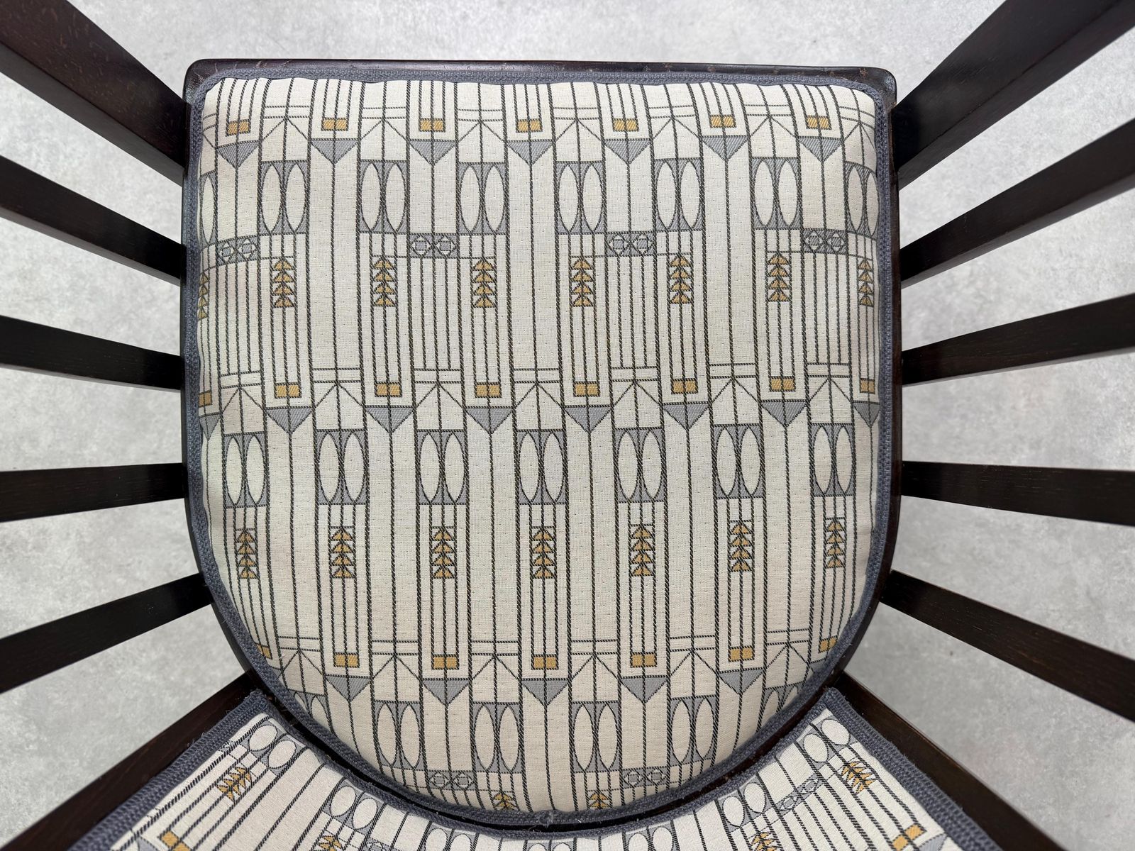 photo vinterior Fledermaus Secession Armchair No.423 By Josef Hoffmann