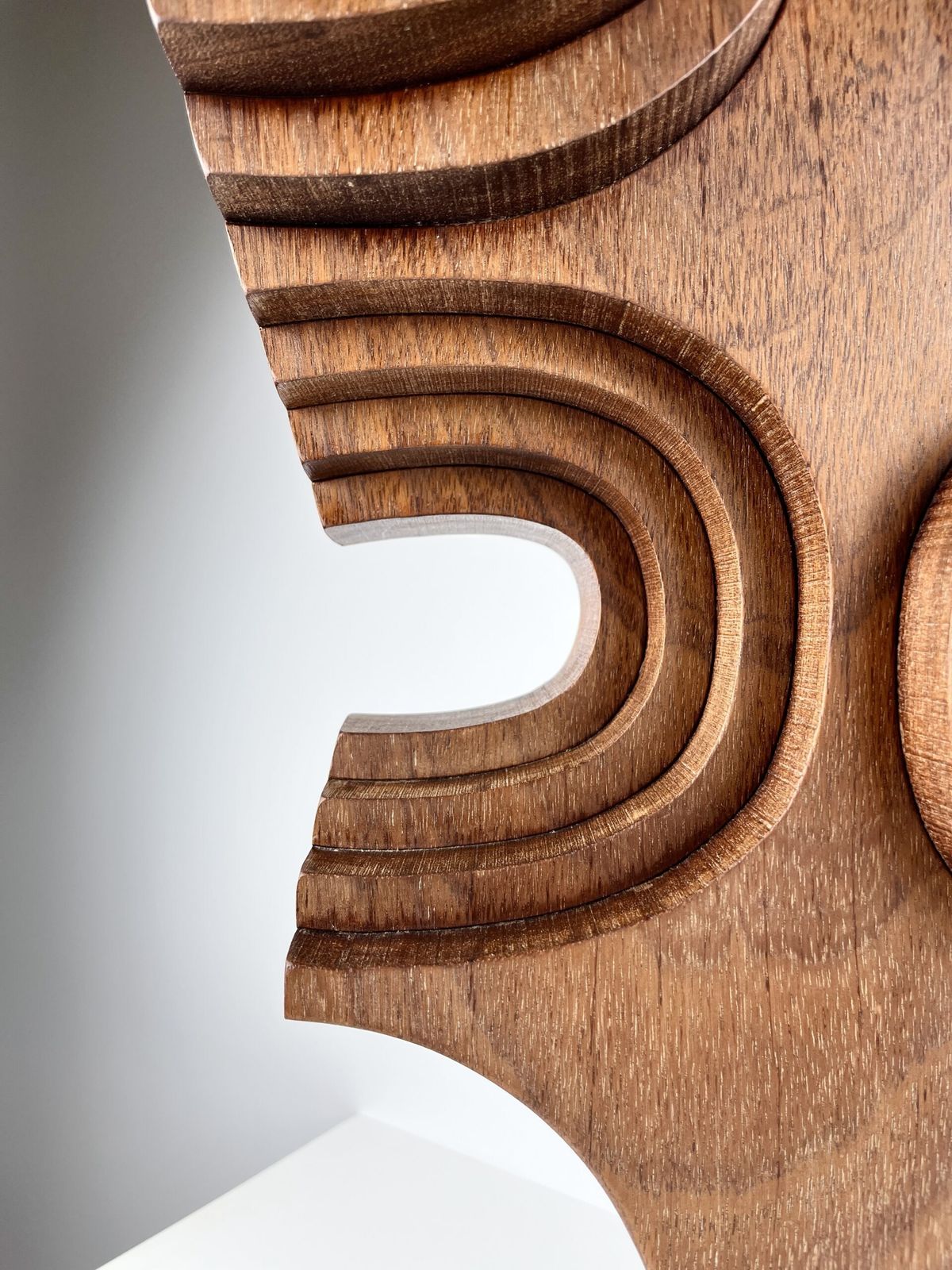 photo furniture Brian Willsher (1930 2010) Large And Exceptional Mahogany Sculpture, Signed & Dated 1981