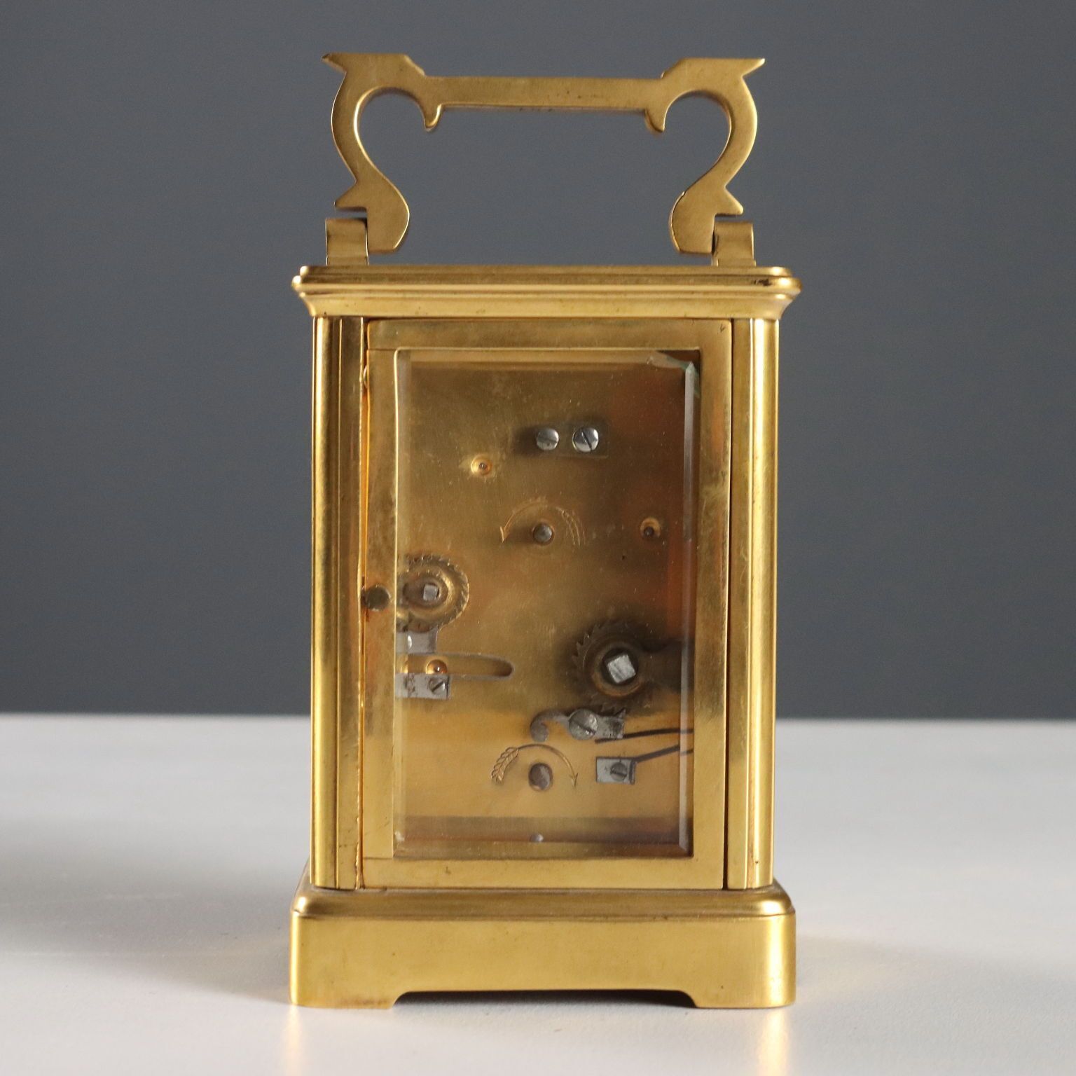 photo furniture Officier d'époque en bronze doré et verre biseauté, Europe, XIXe siècle