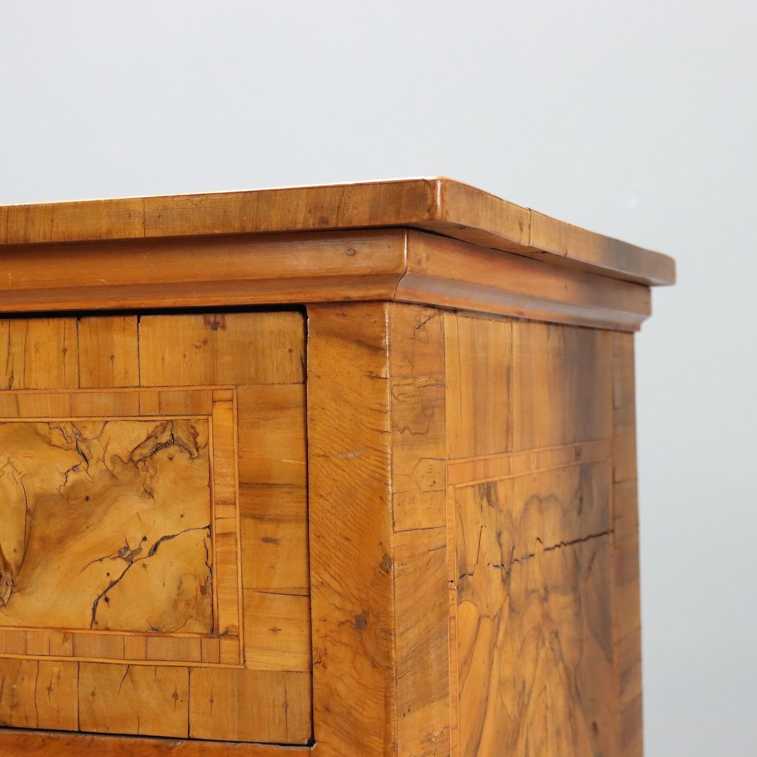 Antique Chest Of Drawers Walnut Burl Italy XVIII Century photo 1180.0