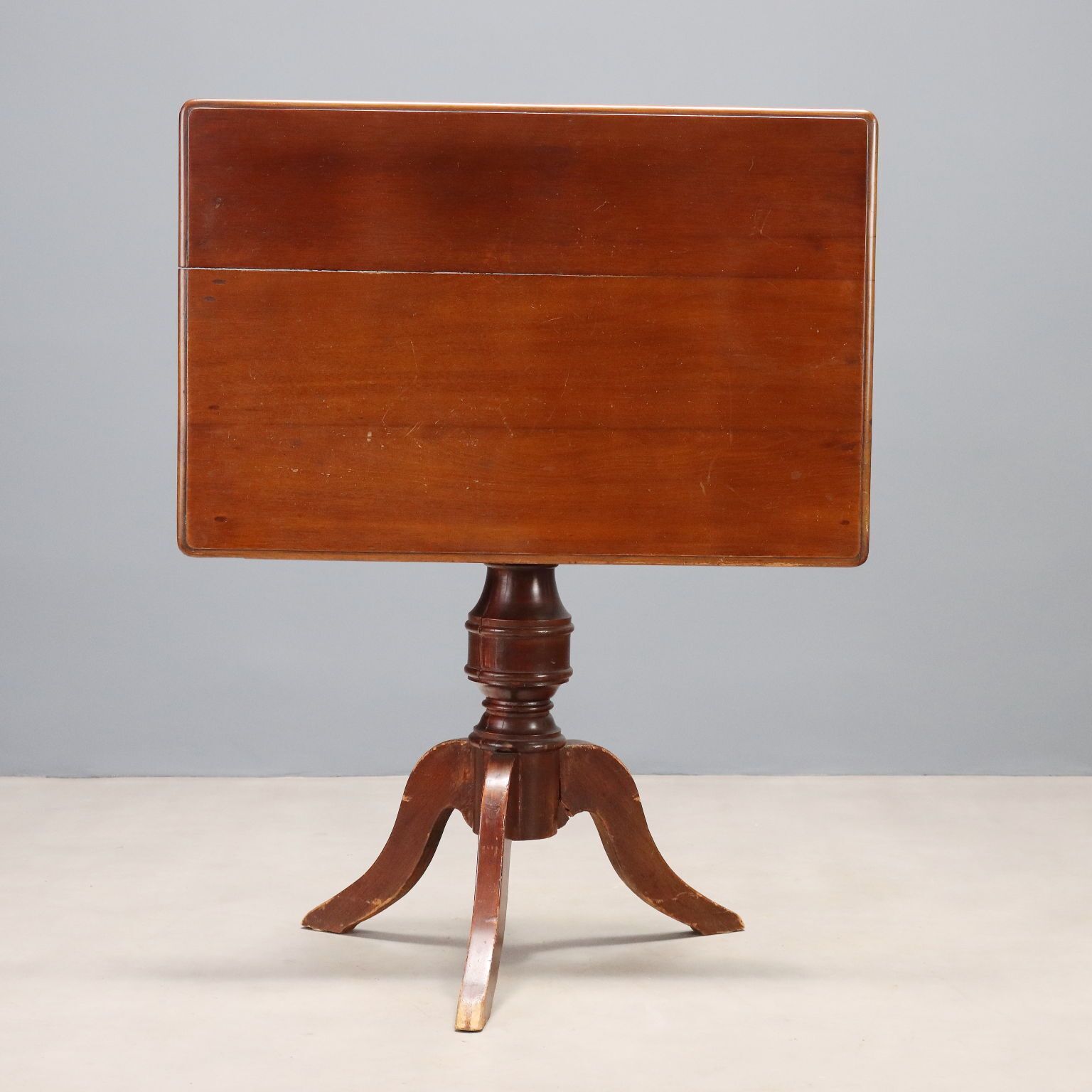 Table d'époque en acajou, pieds façonnés, Royaume-Uni, XIXe siècle photo for sale