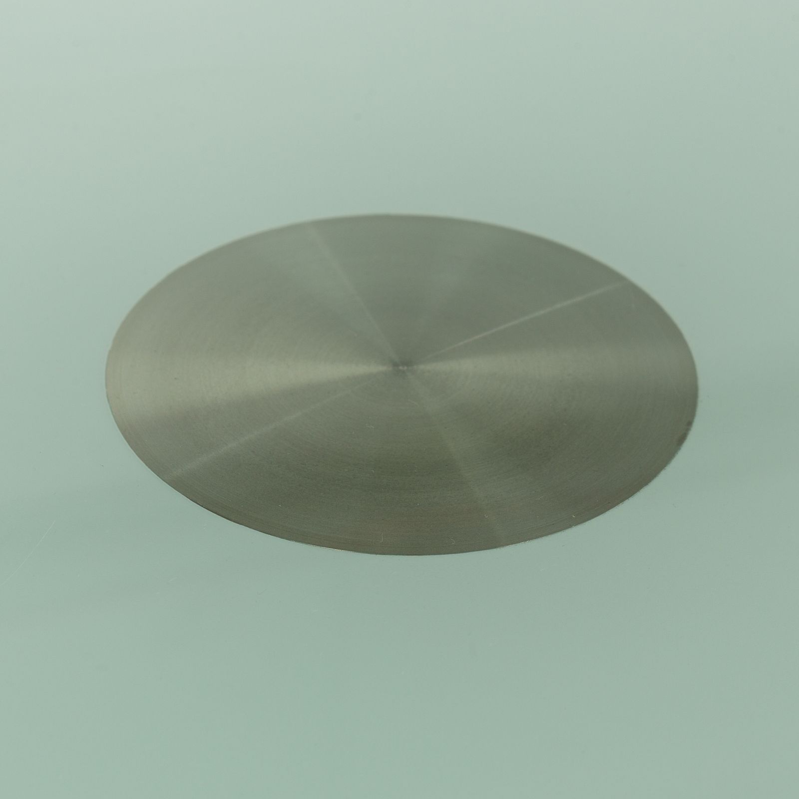 Table à manger Poltrona Frau en verre gris, 130 x 130 x 73 cm photo for sale