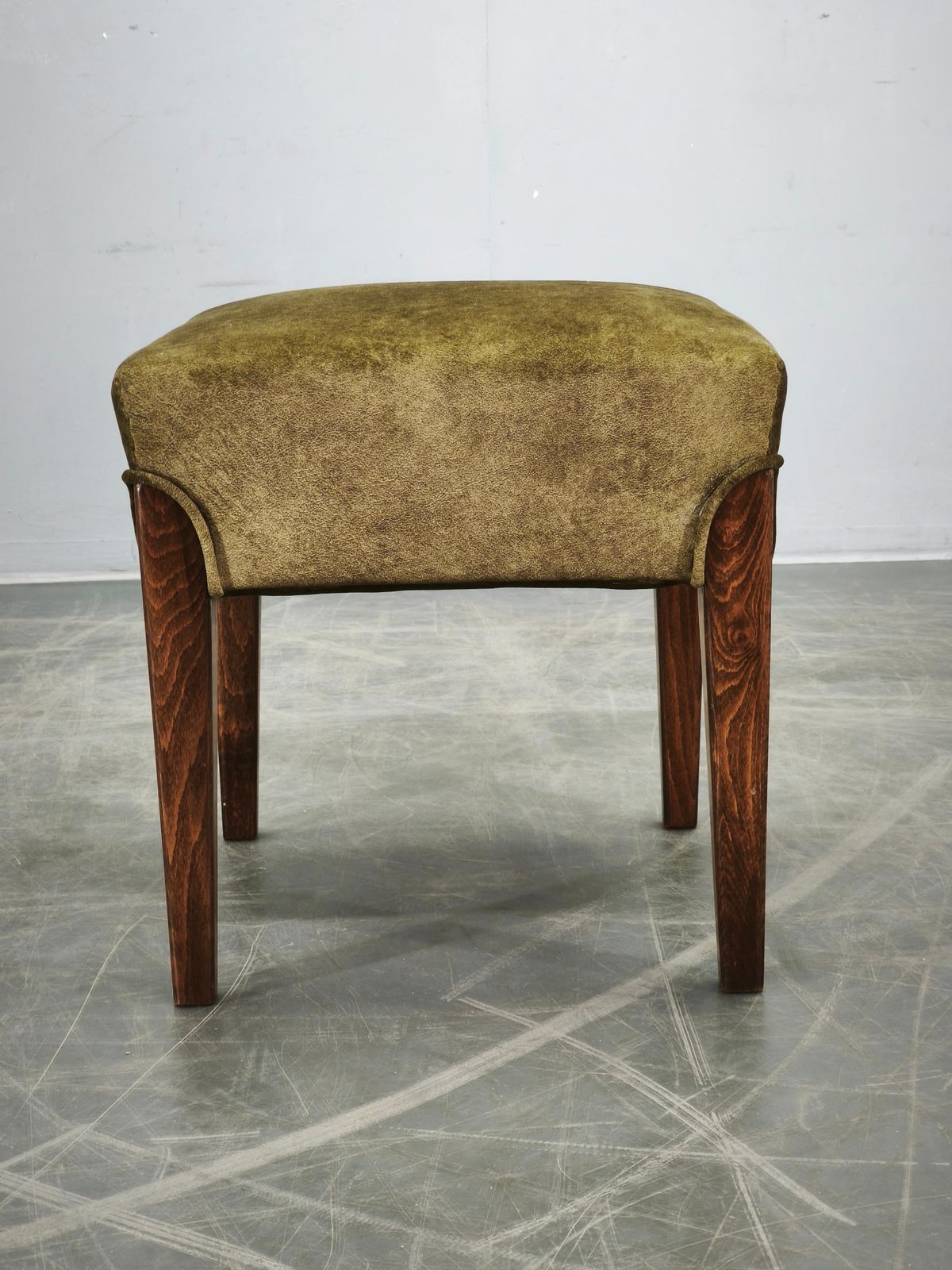 photo furniture Art Deco Beech Wood Stool, Czechoslovakia, 1930s.