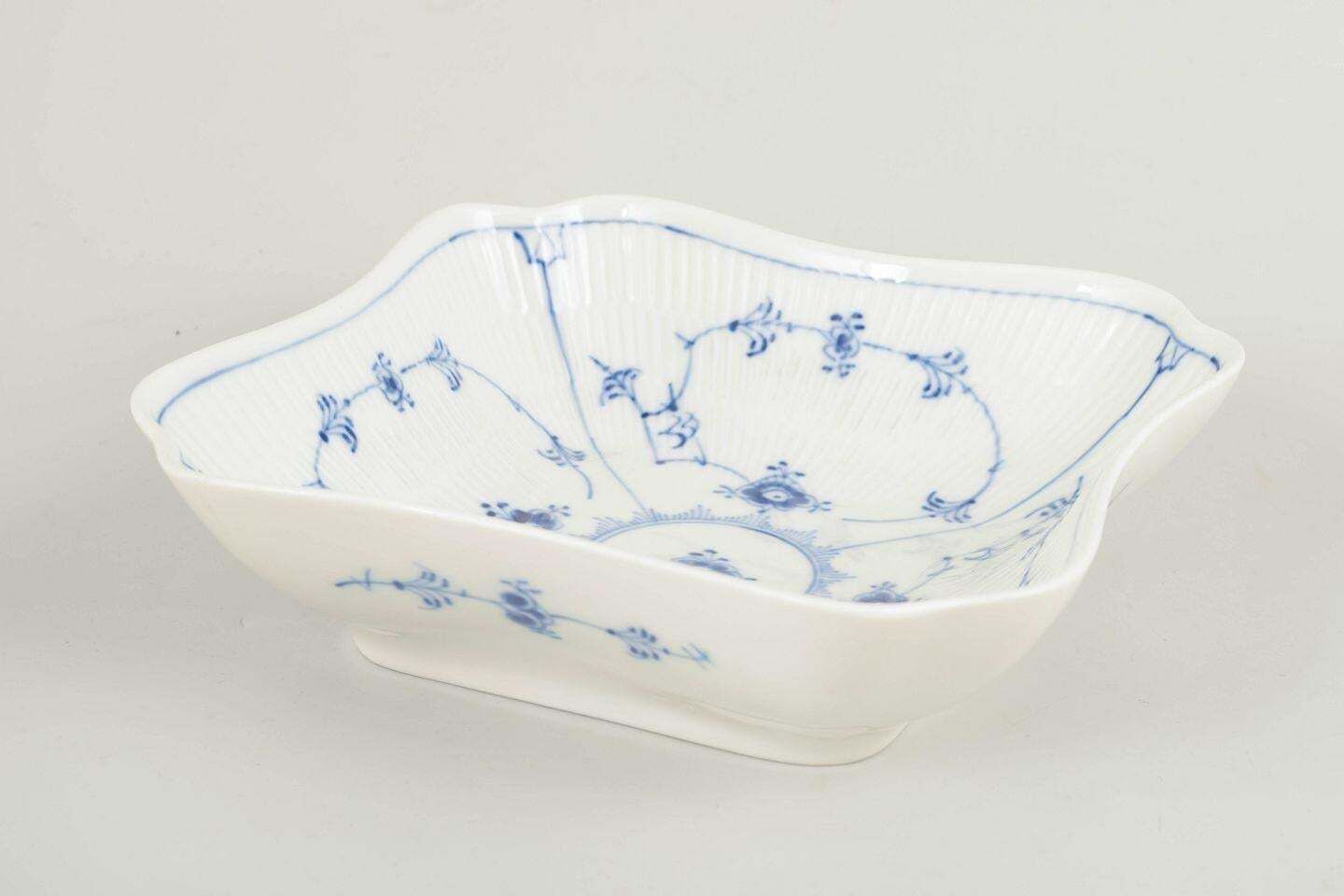 Royal Copenhagen. Blue Fluted Plain Square Bowl In Porcelain, 1966. photo furniture
