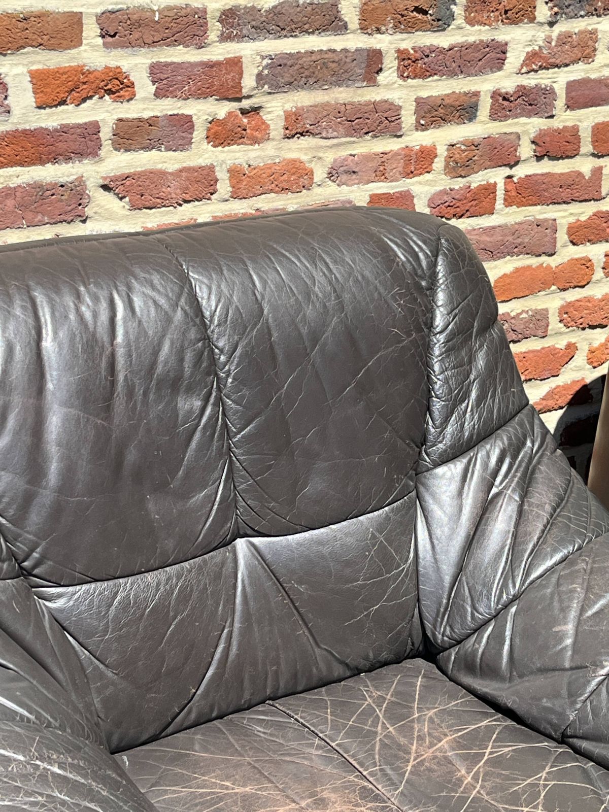 Meubels Paar fauteuils van gepatineerd leer photo