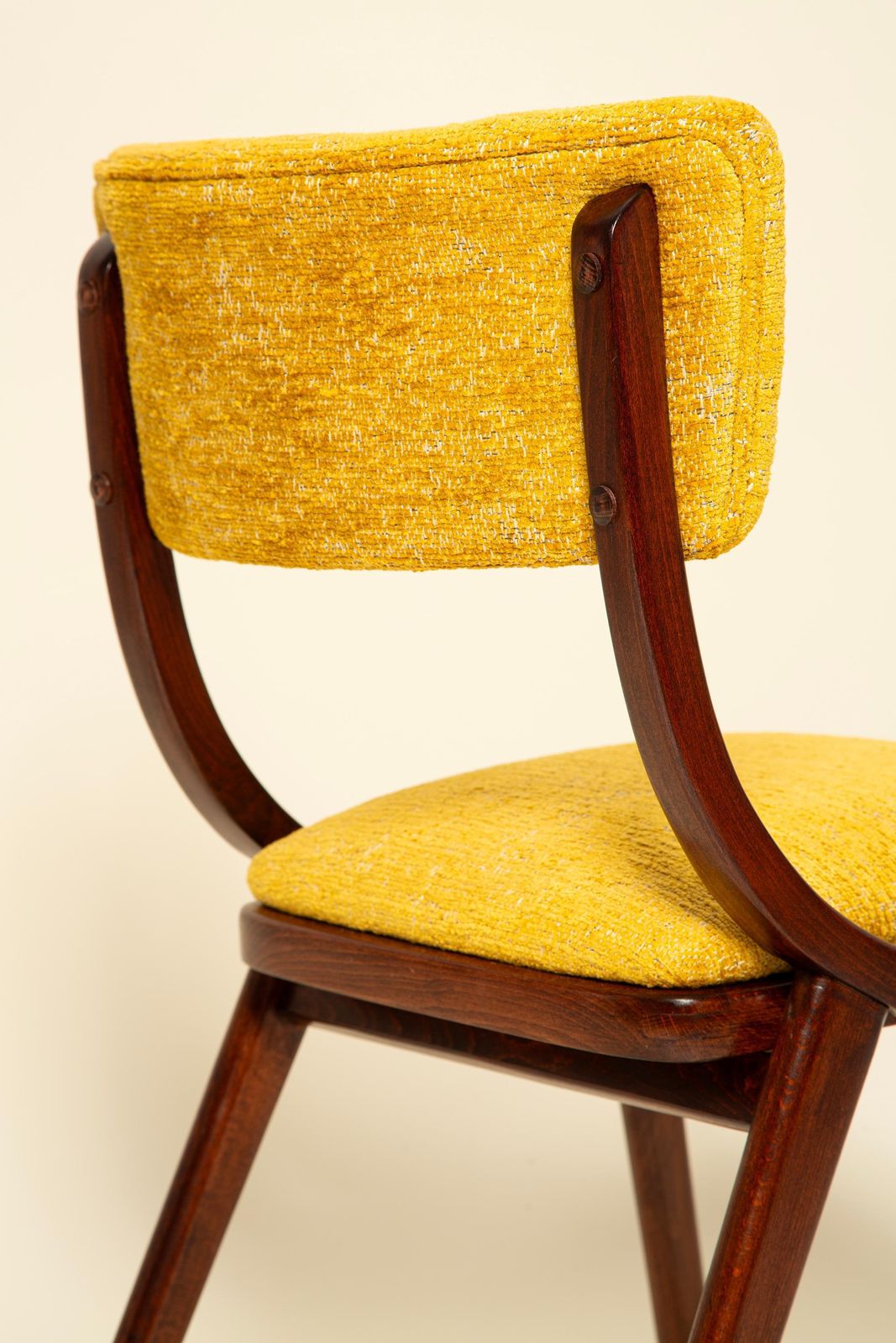 Mid-Century Modern boemerangstoel, geel Spiriti Jacquard Dedar, Polen, jaren 1960 photo for sale