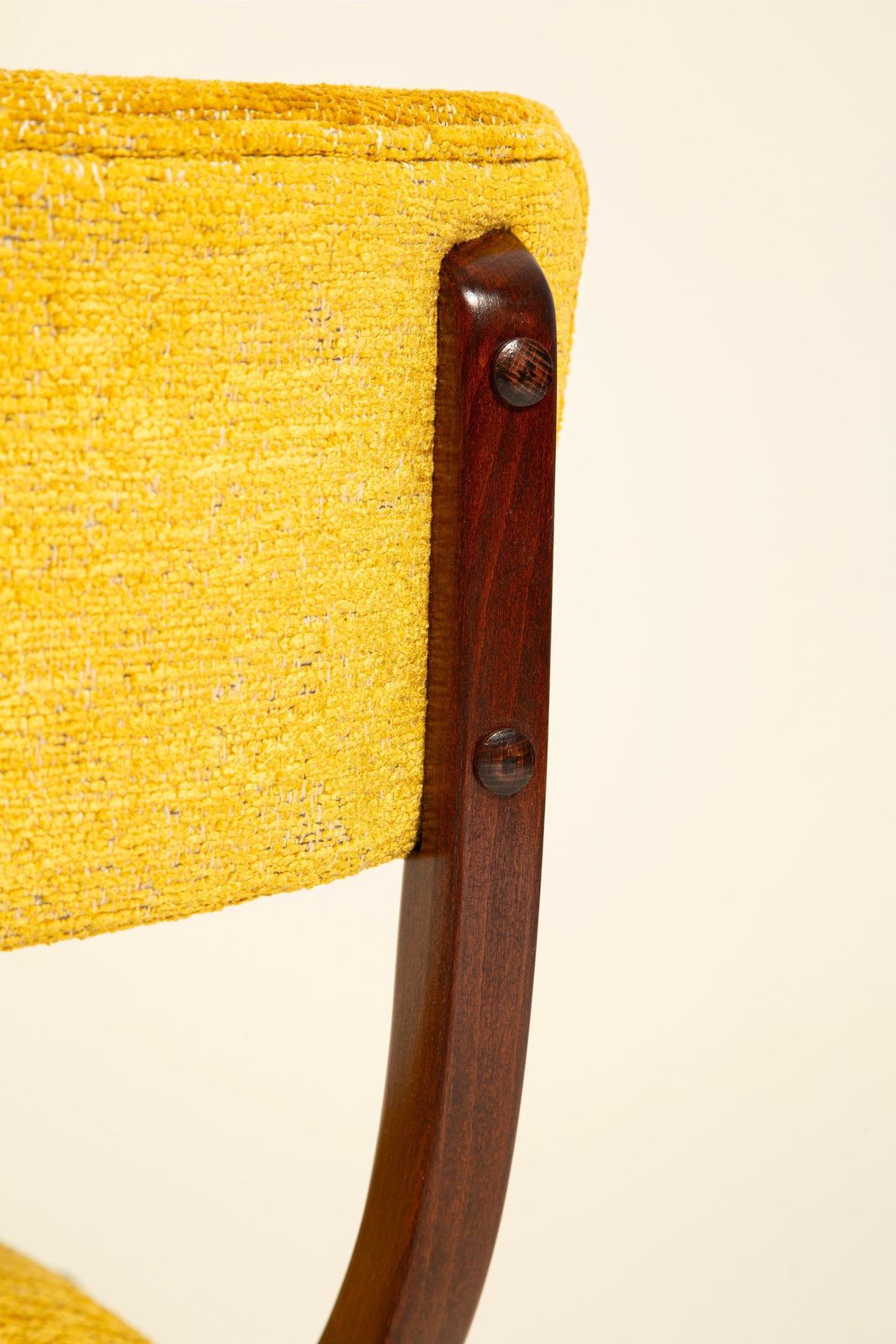 Meubels Zes mid-century Bumerang stoelen, geel Spiriti Jacquard Dedar, Polen, jaren 1960 photo