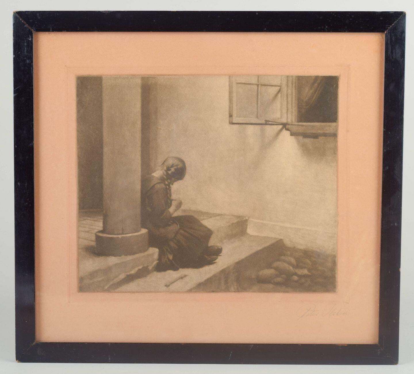 Peter Ilsted. « Girl by Column ». Manière noire sur papier. Début du XXe siècle. photo furniture