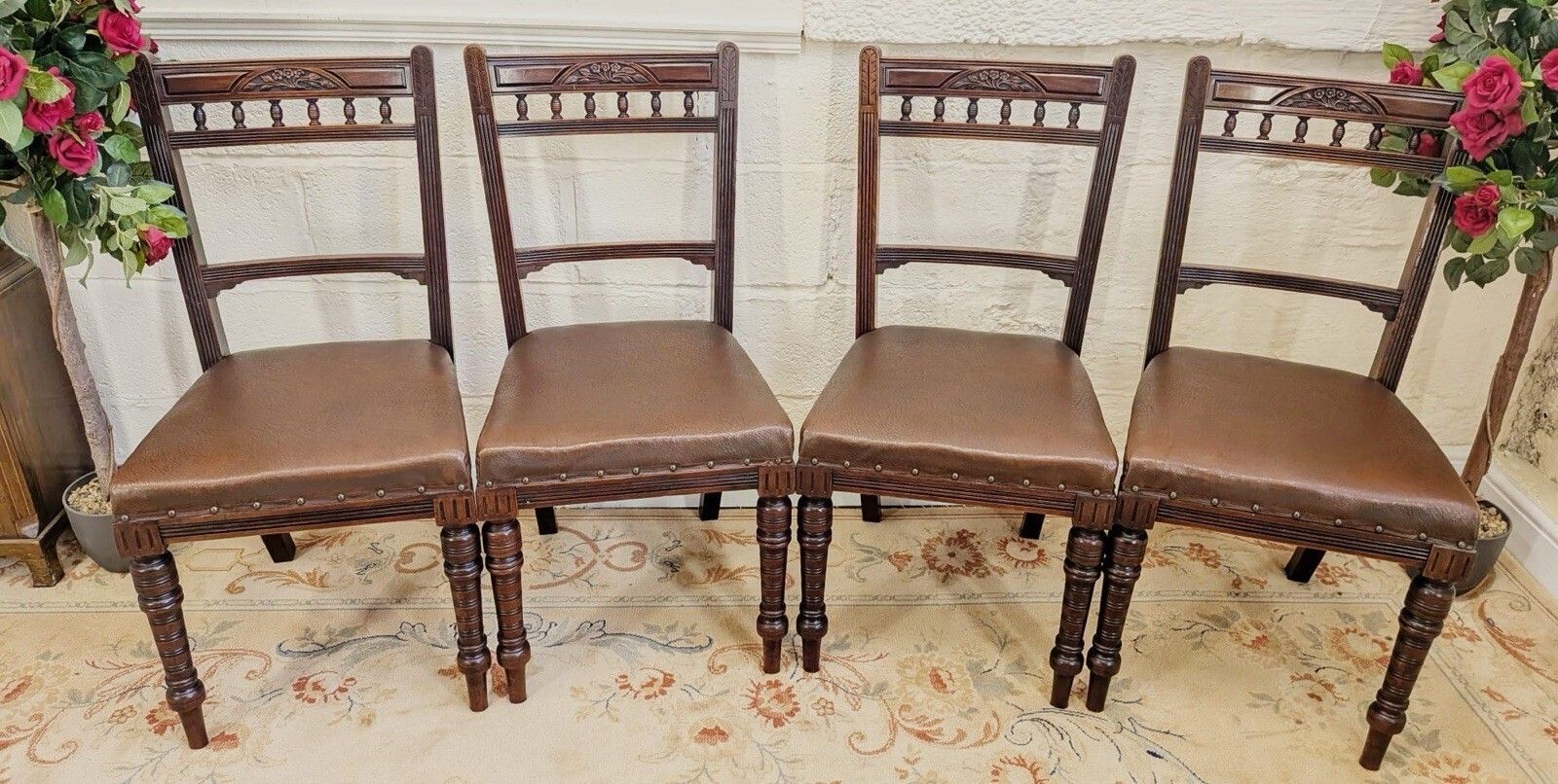 Victorian Set Of 4 Oak Stained Carved Dining Chairs
