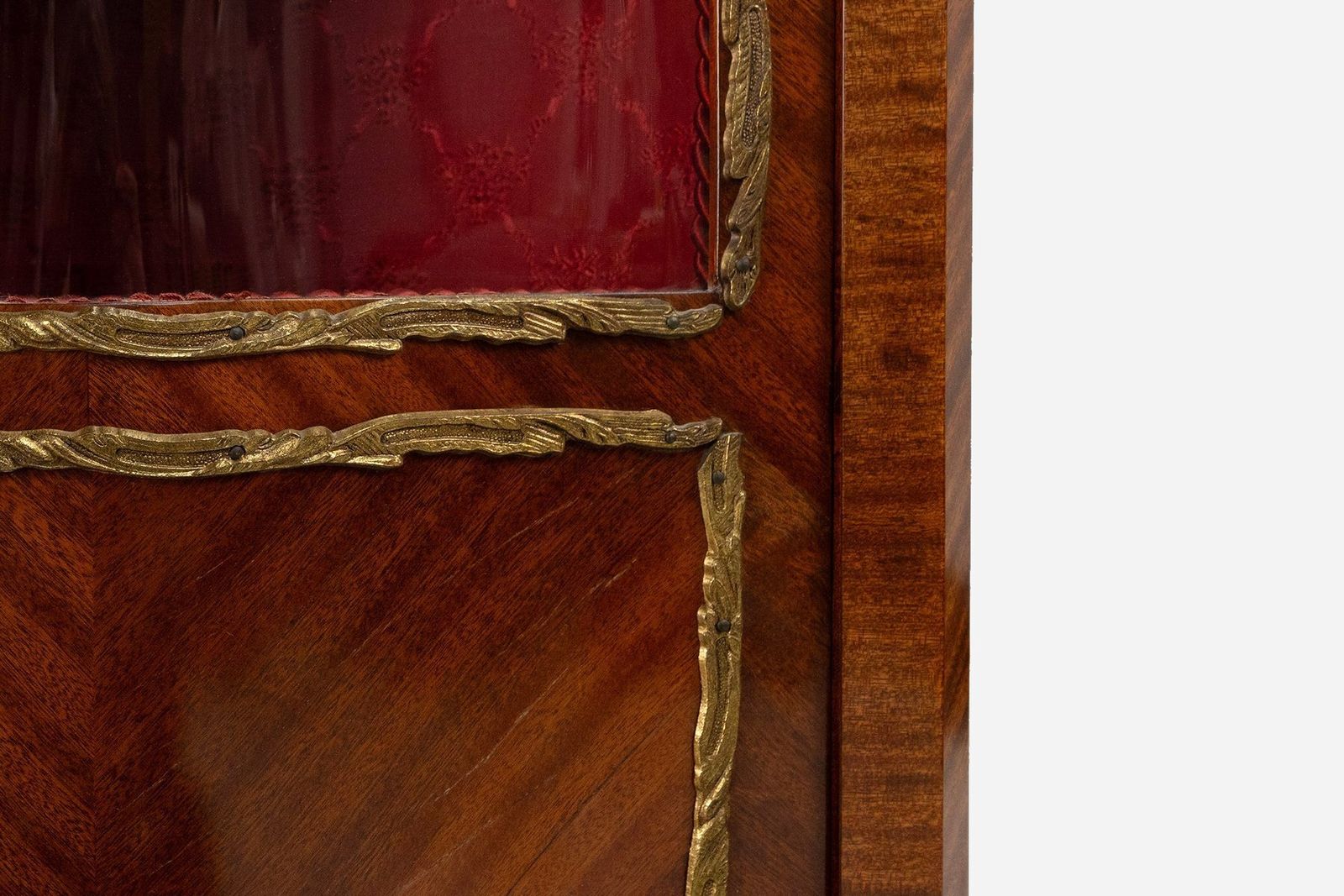 photo vintage French Louis XV Style Corner Display Cabinet With Arched Glass, 1950