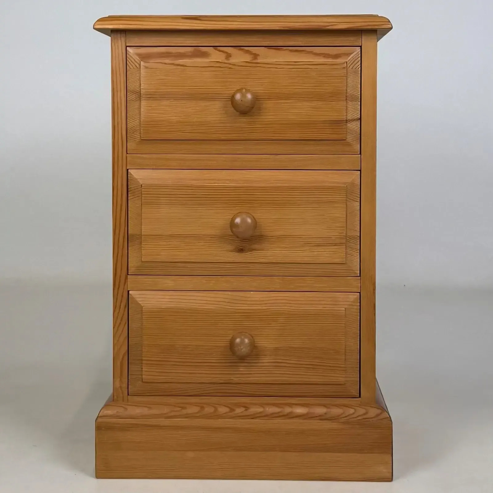 Vintage 20th Century Pair Of Pine Bedside Cabinets photo furniture