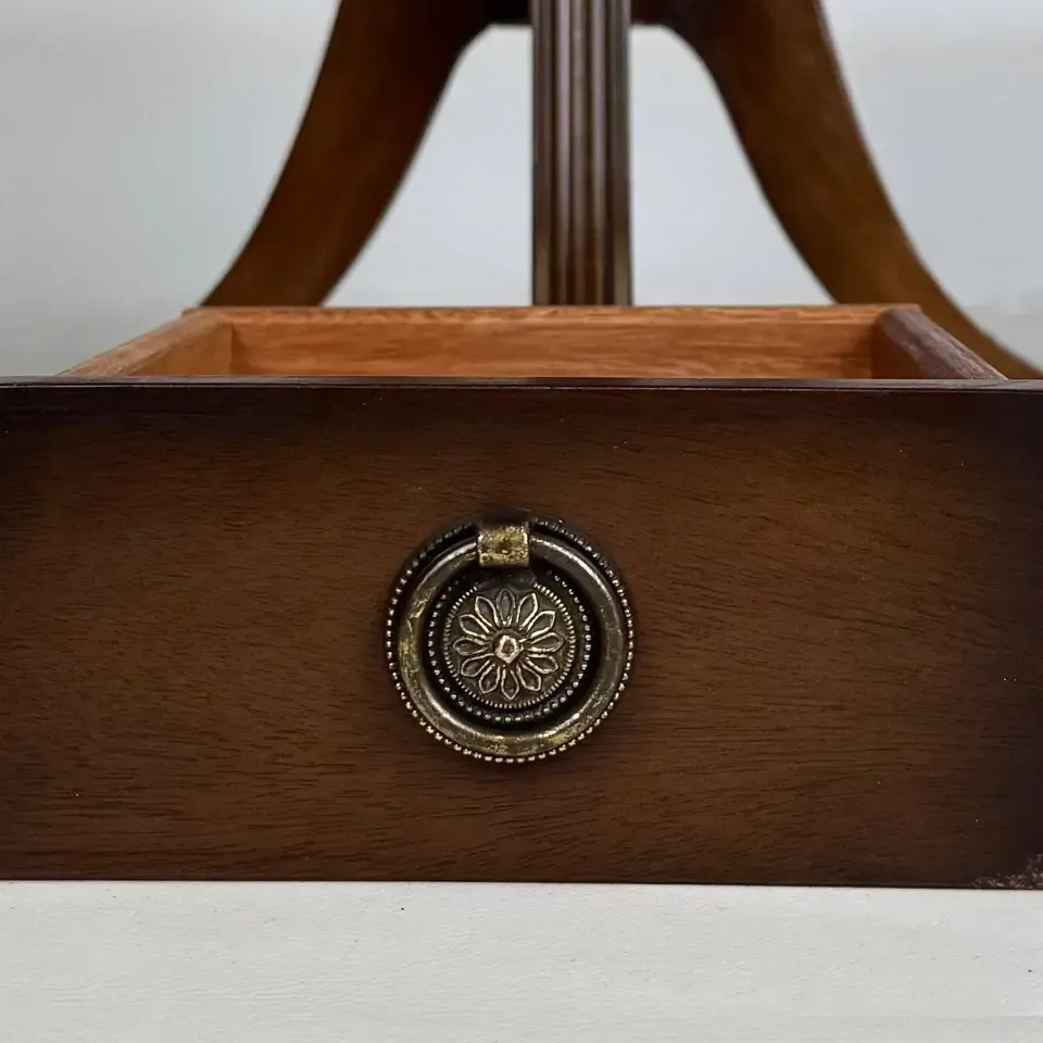Antique 20th Century Pair Of Bedside Cabinets In Mahogany photo vinterior