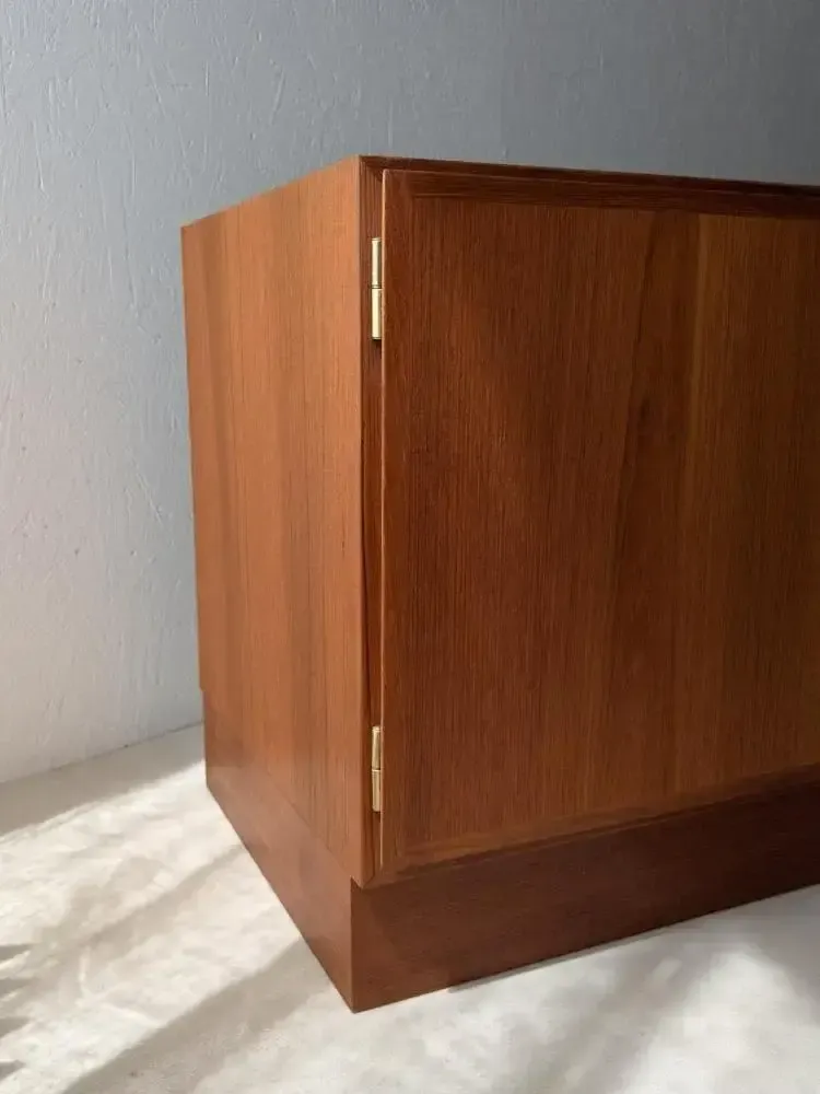 Omann Jun Dressoir Teak jaren 1960 Deens Design photo furniture