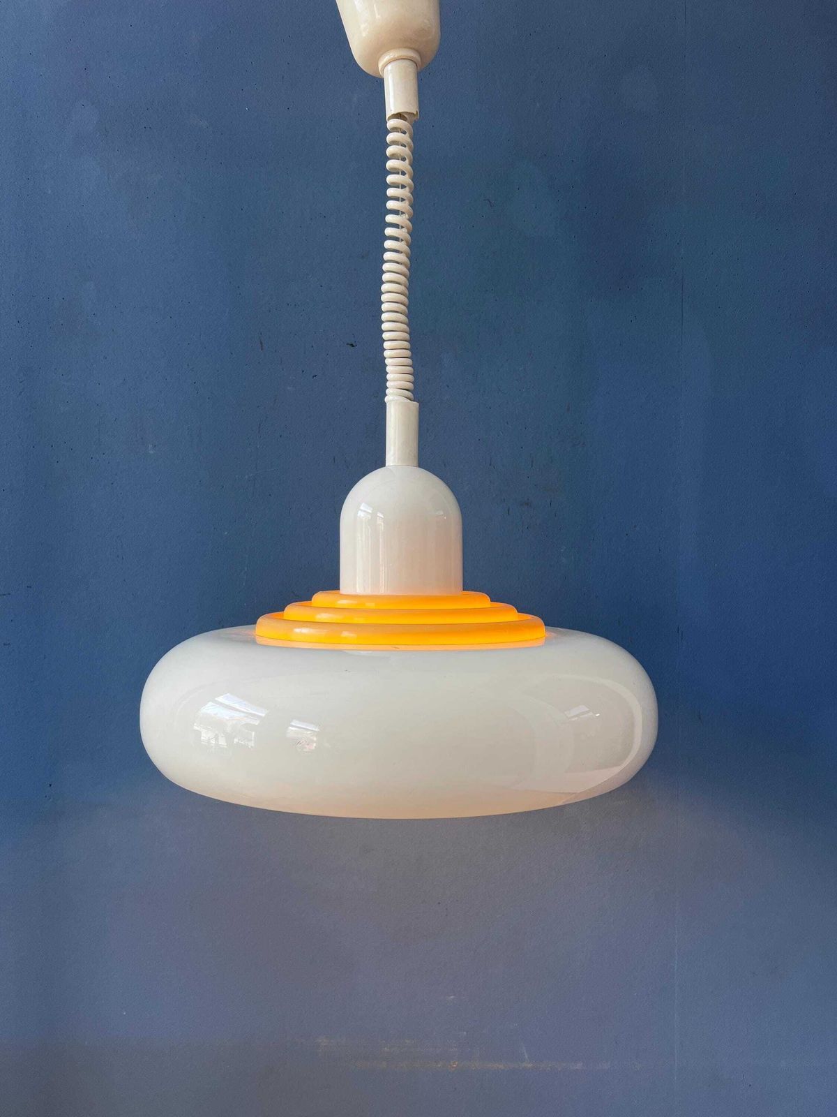 Mid-Century Beige UFO Hanglamp van Knud Christensen photo Verlichting