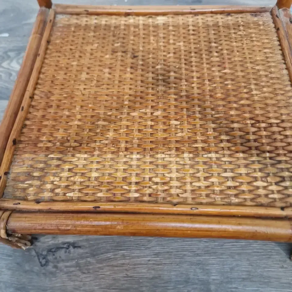 photo vintage Vintage Wicker Bedside Table Cabinet Rattan Side Stand With Drawer  Retro Boho