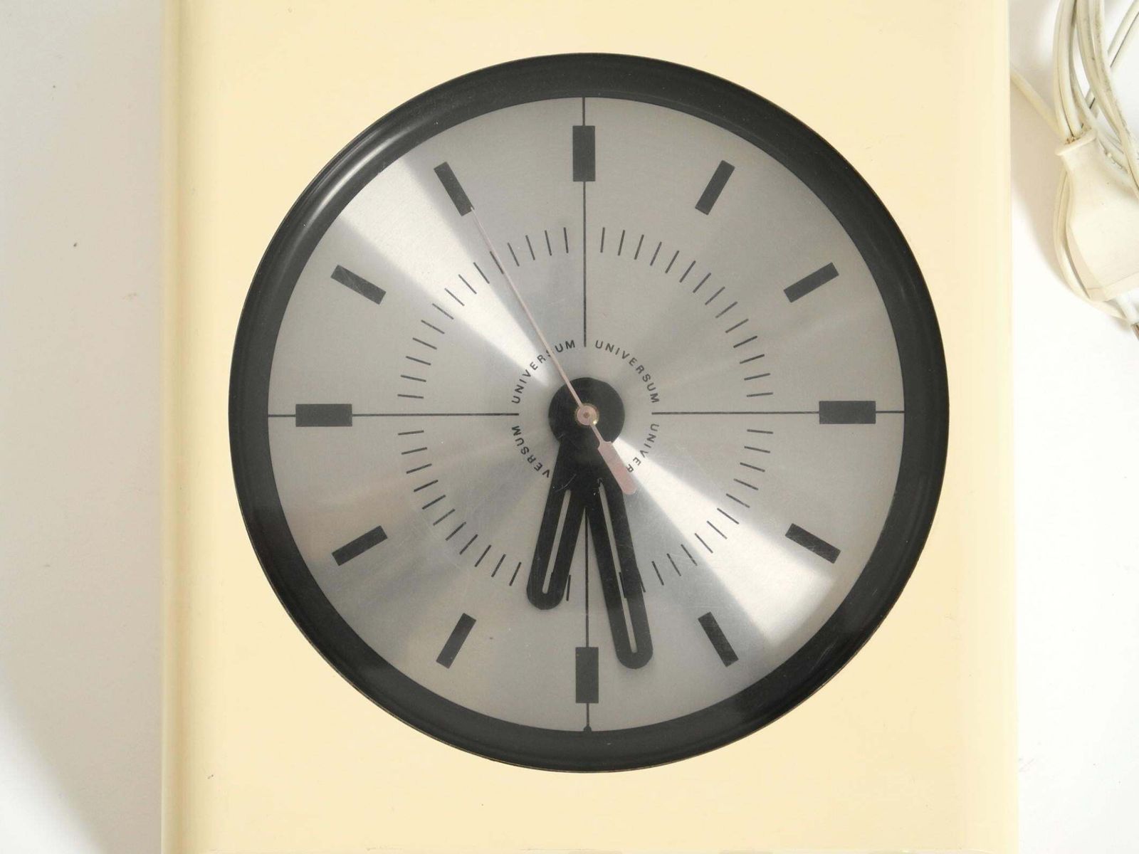 Décoration Horloge murale Universum avec radio, années 1970, par Adriano Rampoldi pour Quelle Versand 1 photo