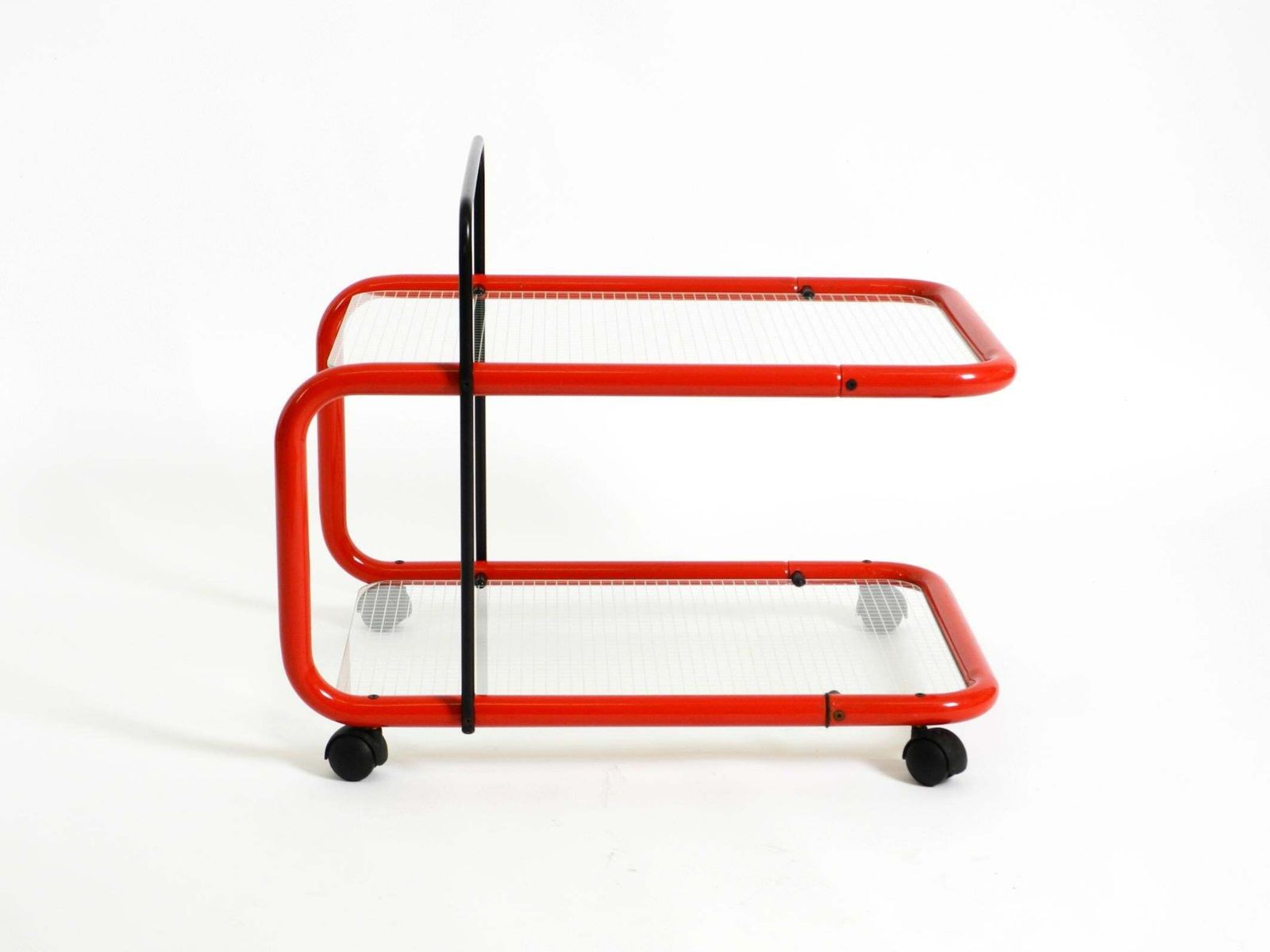 Italiaanse postmoderne serveerwagen of barcart uit de jaren 1980, metaal en glas photo furniture