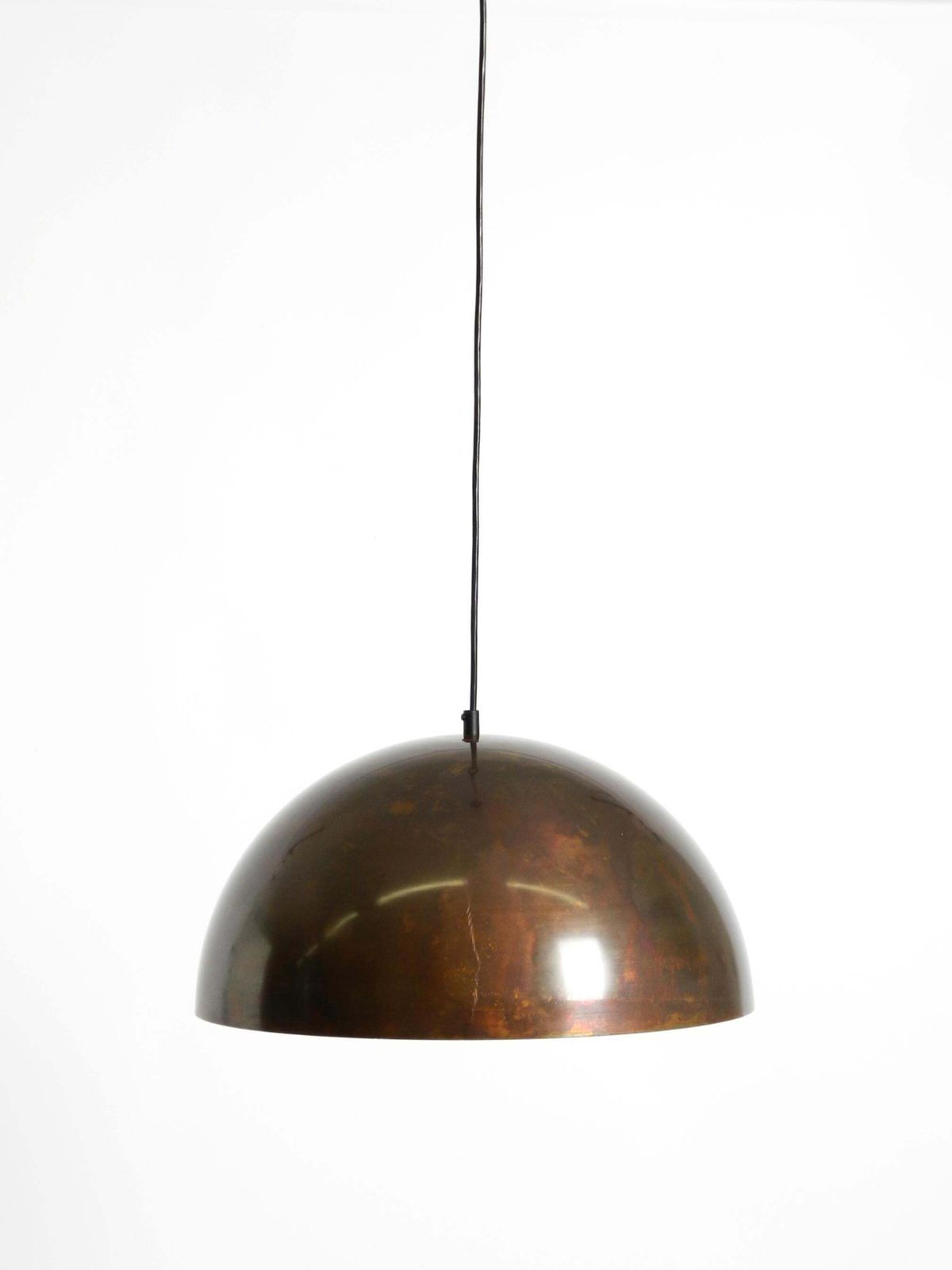 photo furniture Grote Space Age hanglamp uit de jaren 1960 met koperen kap – Beisl Leuchten