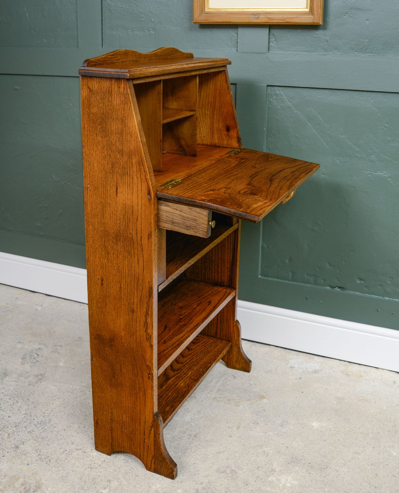 photo vintage Arts & Crafts Students Bureau Writing Desk   Sku 218