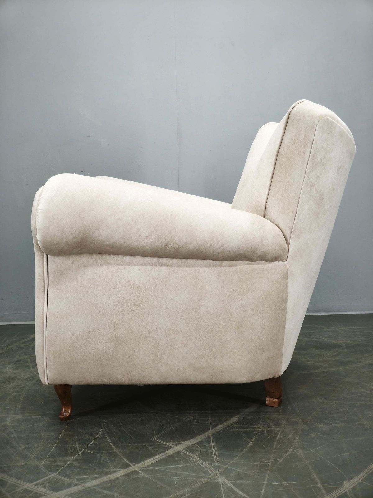 Meubels Italiaanse lounge fauteuil in beukenhout, opnieuw bekleed, ca. jaren 1950. photo
