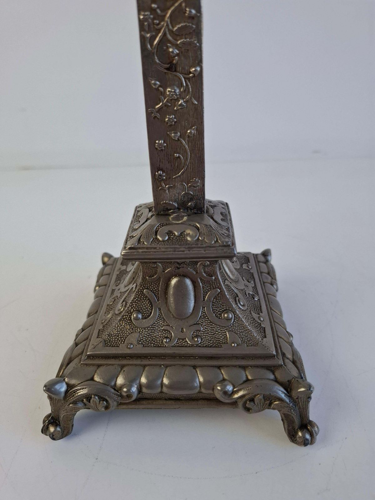 photo for sale Antiek Tsjechoslowaaks neogotisch tafelkruis in gietijzer, ca. 1900