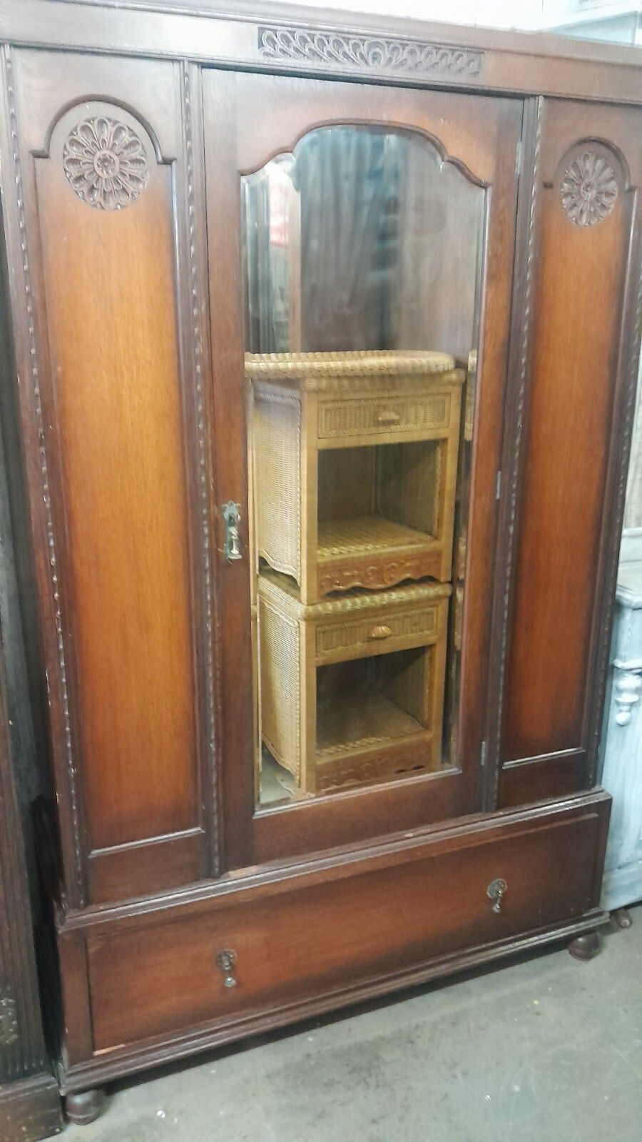 Antique Solid Carved Oak Single Mirror Door Freestanding Wardrobe With Drawer