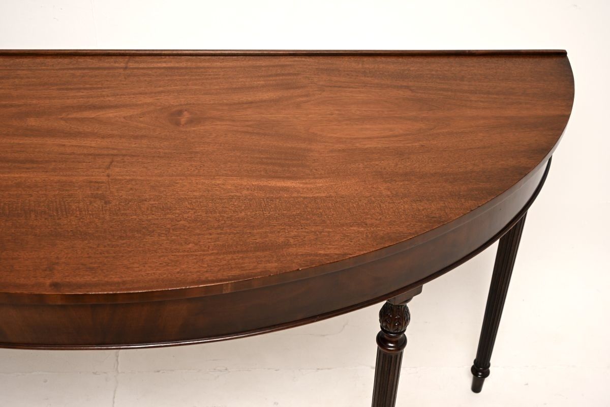 Antique Georgian Style Mahogany Console Table. photo Furniture