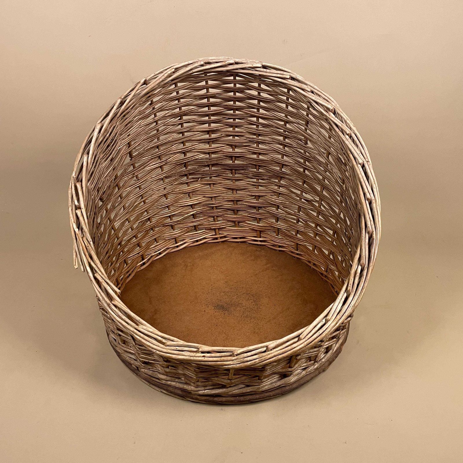 Vintage Wicker Willow Pet Basket Dog Cat Bed Rustic Handmade Farmhouse photo for sale