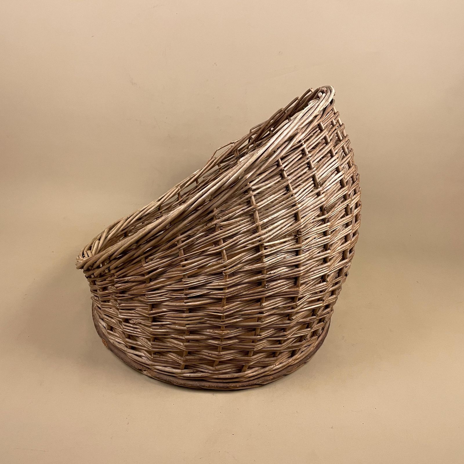 photo for sale Vintage Wicker Willow Pet Basket Dog Cat Bed Rustic Handmade Farmhouse