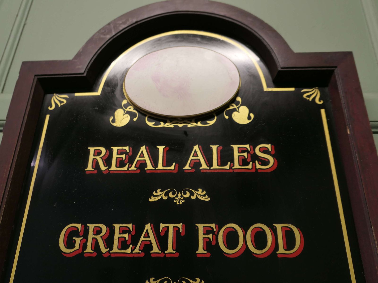 Pub Restaurant Traditional Greeting Sign, Welcome Board The Greeting Board. photo furniture