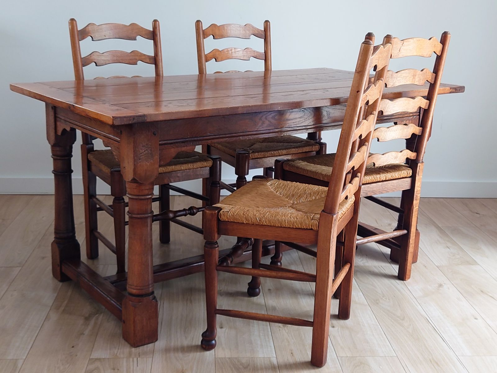 English Country Oak Dining Table And 4 Rush Seated Ladderback Chairs photo vinterior