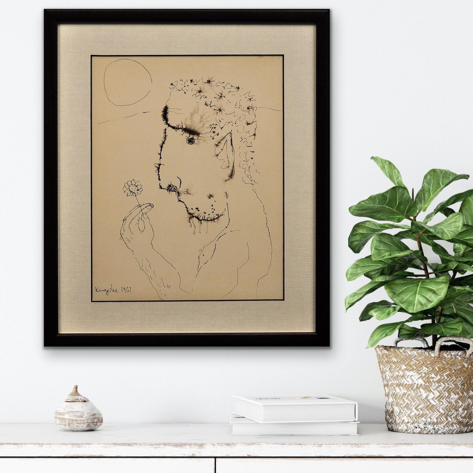 photo vinterior John Kingerlee, geb. 1936. Iers. John, A Self Portrait. Ingelijste moderne Britse mid-century tekening in inkt op papier, Flower Power, gedateerd 1967.